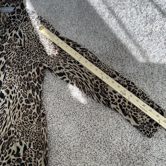 Chicos Travelers Button Down Animal Print Long Sleeve 0 (S) Cheetah Sheer Shirt - Picture 4 of 6